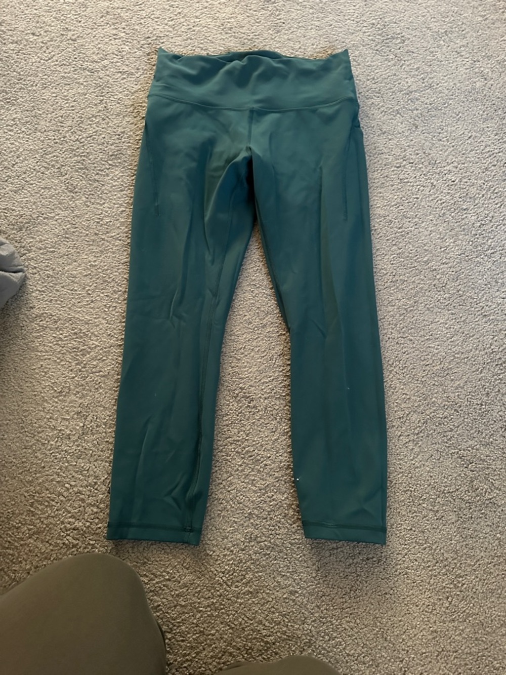 Lululemon Wunder Train Contour Leggings with pockets